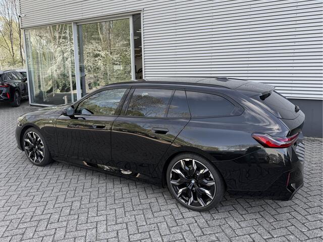 BMW 5-SERIE Touring 530e M-Sport+Pro M-Zetels H&K Head-Up Carbon Iconic Keyless Camera Drive-A+ VOL!