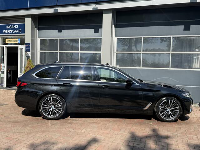 BMW 5-SERIE Touring 520i High Executive | Pano | Leder | 04-2021 98.473 KM