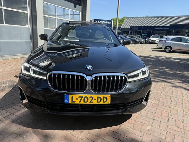 BMW 5-SERIE Touring 520i High Executive | Pano | Leder | 04-2021 98.473 KM