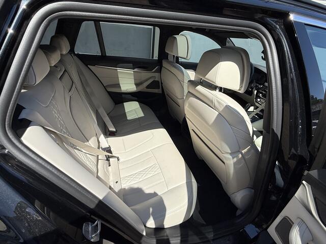 BMW 5-SERIE Touring 520i High Executive | Pano | Leder | 04-2021 98.473 KM