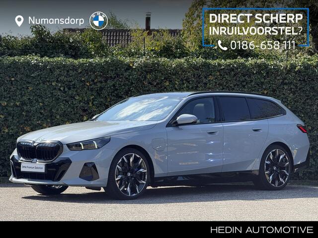 BMW 5-SERIE Touring 550e xDrive | M-Sport Pro | Panorama | Driv. Ass. Prof. | Harman/Kardon | 21'' | Elek. Trekhaak | Stuur + Stoelverw.