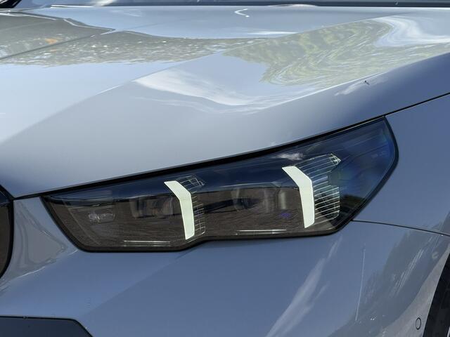 BMW 5-SERIE Touring 550e xDrive | M-Sport Pro | Panorama | Driv. Ass. Prof. | Harman/Kardon | 21'' | Elek. Trekhaak | Stuur + Stoelverw.