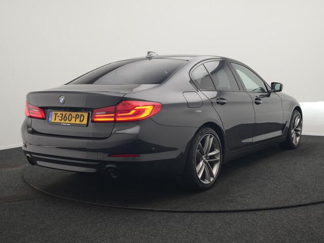BMW 5-SERIE 530e iPerformance Sportline PHEV 252pk | Adaptive Cruise | Camera | Sportstoelen Verwarmd | 19"L.M | Adaptive LED | Sfeerverlichting | Apple Carplay |