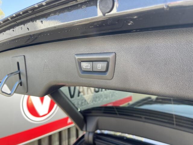 BMW 5-SERIE Touring 530e xDrive High Executive M Sport 18''/Panoramadak/Laser LED/Trekhaak/Head-up/Keyless/Dodehoek/Camera/Apple Carplay & Android Auto/HiFi