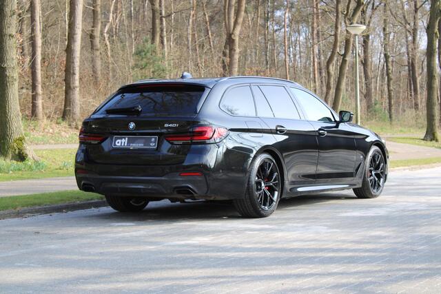 BMW 5-SERIE Touring 540i xDrive Touring M-Sport | Pano | 4-zone Clima | DAB | Adap LED Koplampen | Grootlicht assistent | Live Cockpit Professional | Etc.