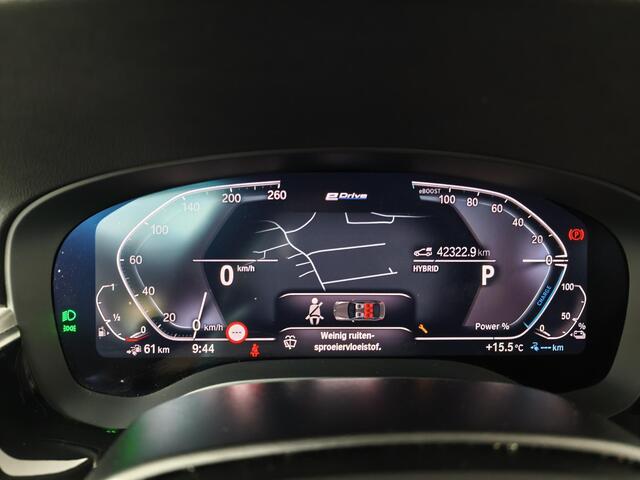 BMW 5-SERIE Touring 530e M-sport | 19 Inch W spaak | Elek glazen panorama dak | Trekhaak |