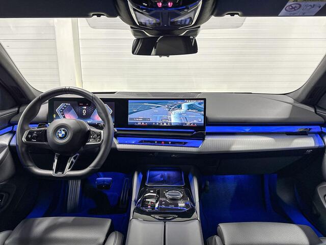 BMW 5-SERIE Touring 530e M Sport Edition | Harman/Kardon | Driving Assistant Professional | Parking Assistant Plus | Stoelverwarming | Comfort Access