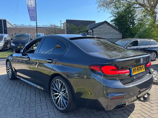 BMW 5-SERIE 520I 2017 Sedan LPG M-Sport Model 2021 Facelift