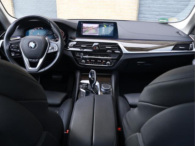 BMW 5-SERIE 520d High Executive Luxury Line | Pano | HUD | ACC | Driving Assistant Plus | Haak