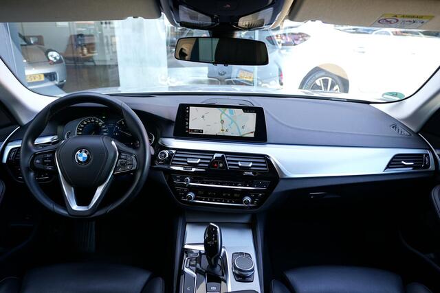 BMW 5-SERIE Touring 520i High Executive *NL AUTO / DEALER OH* + MEMORY / HEAD-UP