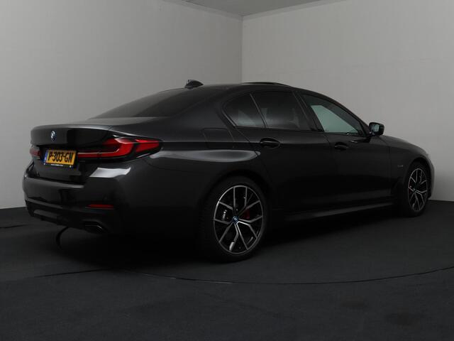 BMW 5-SERIE 520e M-Sport Business Edition Plus, Laser Light, Head-Up, Schuifdak,Harman Kardon, Camera, Leer