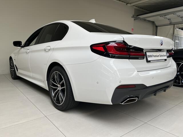 BMW 5-SERIE Sedan 530e M-sport | Laser | Hifi | Diving Ass. Prof