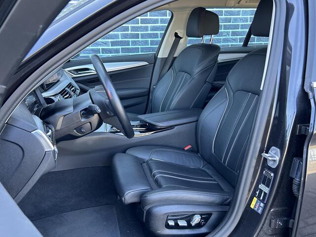 BMW 5-SERIE Touring 520e Business Edition Plus | Plug-in Hybrid (PHEV) | Lederen Bekleding | Laser LED Koplampen | Elektrische Achterklep | Elektrisch Verstelbare Voorstoelen | Stoelverwarming | Live Cockpit Professional