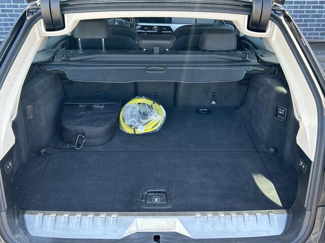 BMW 5-SERIE Touring 520e Business Edition Plus | Plug-in Hybrid (PHEV) | Lederen Bekleding | Laser LED Koplampen | Elektrische Achterklep | Elektrisch Verstelbare Voorstoelen | Stoelverwarming | Live Cockpit Professional