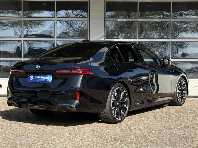 BMW 5-SERIE 530e M SPORT PRO | STOELVENTILATIE | PANORAMA | HARMAN KARDON | COMFORTPACK | 21 INCH |