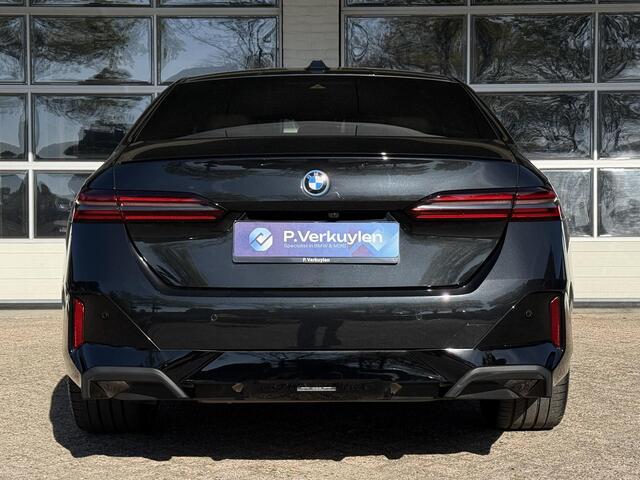 BMW 5-SERIE 530e M SPORT PRO | STOELVENTILATIE | PANORAMA | HARMAN KARDON | COMFORTPACK | 21 INCH |