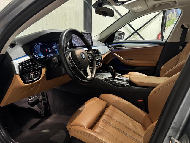 BMW 5-SERIE Touring 520e Business | navi | leder | panorama | trekhaak |