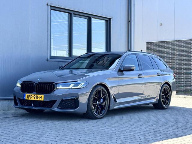 BMW 5-SERIE Touring 530d High Executive 286 PK | M sport | Laser | 19 Inch | H/K | Keyless