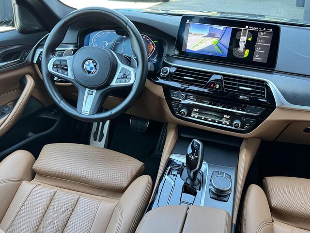 BMW 5-SERIE Touring 530d High Executive 286 PK | M sport | Laser | 19 Inch | H/K | Keyless