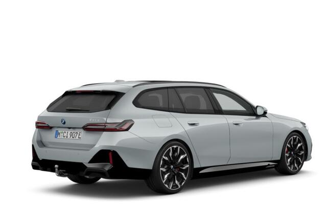 BMW 5-SERIE 530e Touring | M Sportpakket + Pro | Panoramadak | Trekhaak