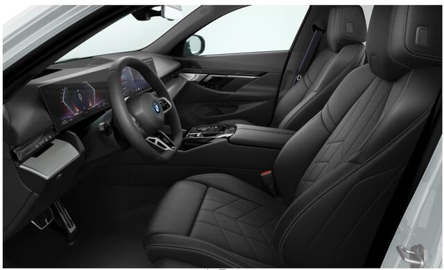 BMW 5-SERIE 530e Touring | M Sportpakket + Pro | Panoramadak | Trekhaak