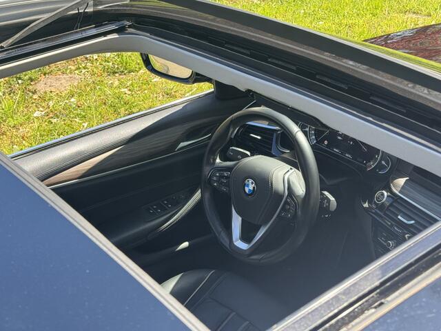 BMW 5-SERIE 530 i TOURING, PANORAMADAK, 1:19! High Executive