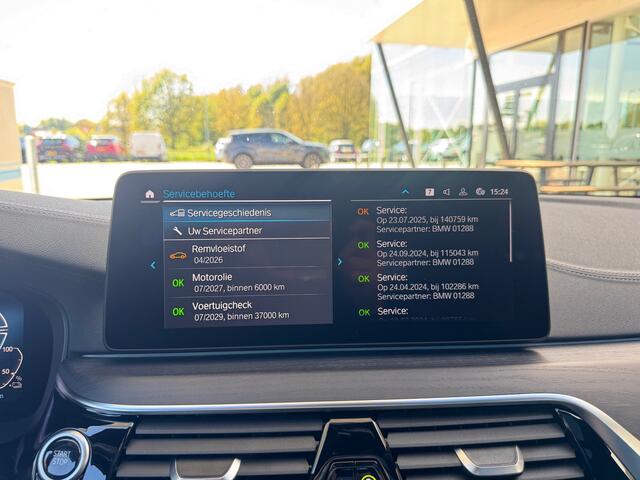 BMW 5-SERIE Touring 530e Luxury Line - Pano - Laser - HUD - Stuurverwarming - Leder - Comfortstoelen - Trekhaak - Rijklaar