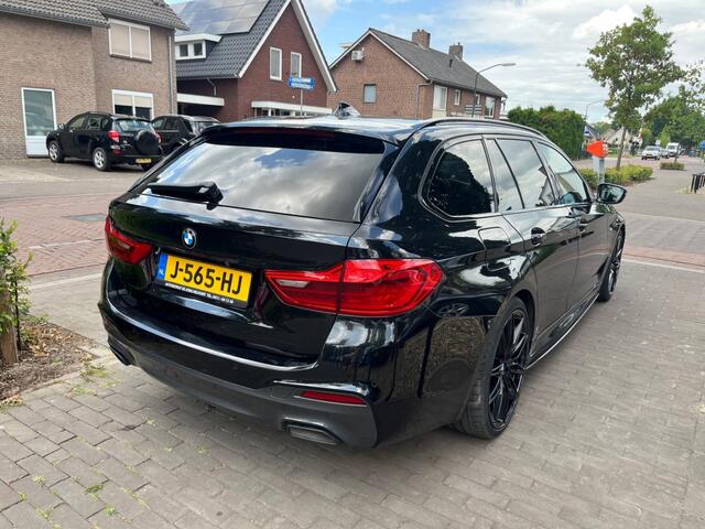 BMW 5-SERIE TOURING 520I HIGH EXECUTIVE / SCHUIFDAK / LEDER / HARMAN-KARDON