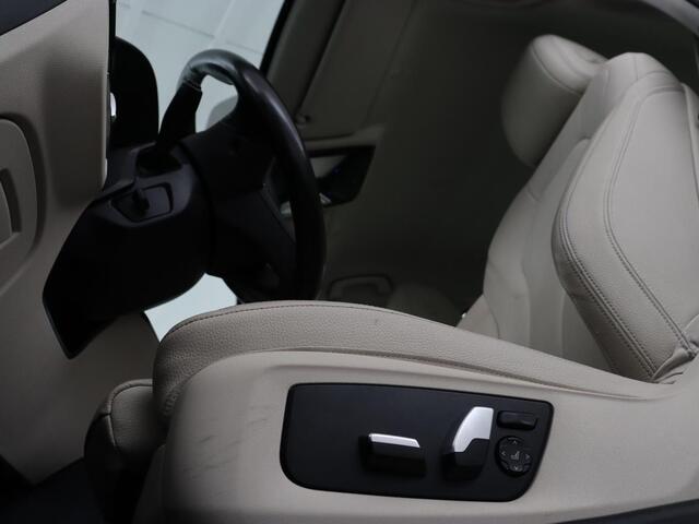 BMW 5-SERIE 530e iPerformance High Executive | SOH 76.3% | Leder | Stoelverwarming | Camera | Sfeerverlichting | Full LED | Stuurverwarming | Navigatie | Sportstoelen | Cruise control | PHEV | Plug In