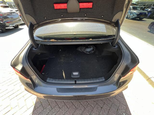 BMW 5-SERIE 530e iPerformance High Executive PHEV 252PK | Schuifkanteldak | Memory Seats | Leder | Adaptieve Cruise Control | Rondomzichtcamera | Dealeronderhouden