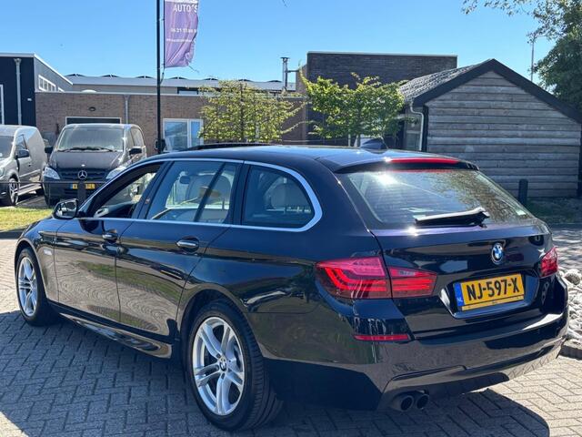 BMW 5-SERIE Touring 520i Sport M-Pakket 2017 Pano Dealerauto Trekhaak