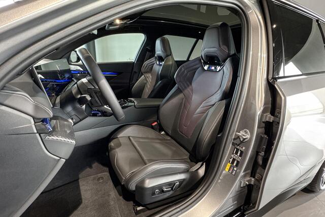 BMW 5-SERIE Touring 550e xDrive | M Sport Pro | Bowers & Wilkins | Stoelventilatie | Iconic Glow | Trekhaak |