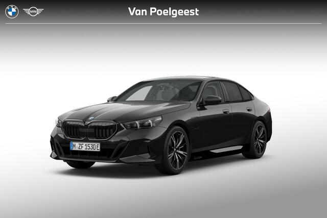 BMW 5-SERIE Sedan 530e M Sport Edition | M Sportpakket Pro | Innovation Pack | Travel Pack | Comfort Pack | Trekhaak