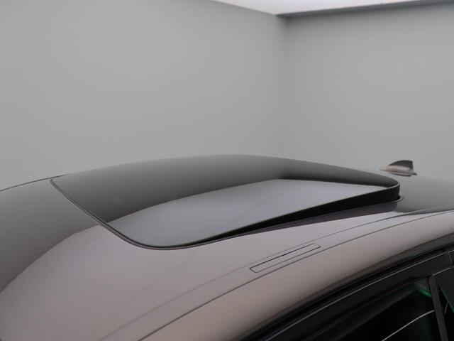 BMW 5-SERIE Sedan 530e High Executive | M Sportpakket | Parking Pack | Safety Pack | Stuurwielrand Verwarmd | Schuifdak | Driving Assistant Professional | Head Up Display | Harman Kardon | 19''