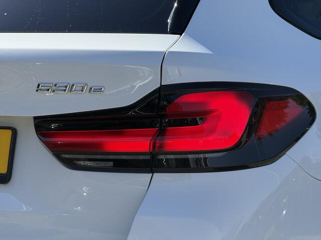 BMW 5-SERIE Touring 530e xDrive | M-Sport | Driv. Ass. Prof. | Act. Steering | Stuur + Stoelverw. | Laser | Head-Up