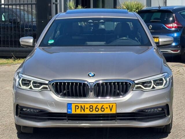 BMW 5-SERIE 520i High Exe 2017 Schuifdak Dealerauto Trekhaak