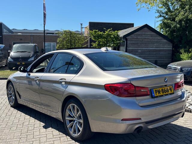 BMW 5-SERIE 520i High Exe 2017 Schuifdak Dealerauto Trekhaak