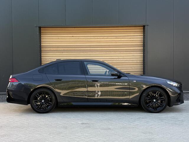 BMW 5-SERIE 520i M-Sport PANO|HEAD-UP|HARMANKARDON|ACC|STOELVENTILATIE