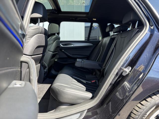 BMW 5-SERIE Touring 520i High Executive Edition 184pk | M Sportpakket | Achteruitrijcamera | Dab | Elektrisch glazen panorama-dak | LED koplampen | Navigatiesysteem full map | Voorstoelen verwarmd | Dealer onderhouden!