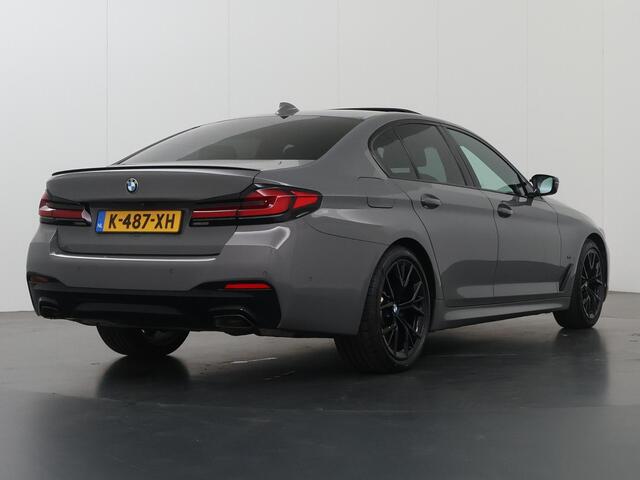 BMW 5-SERIE 530i High Executive | M-Pakket | Schuif/Kanteldak | Stuur/Stoelverwarming | Comfortstoelen Ele.verstelbaar + Geheugen | 360 Camera | DAB | Apple CarPlay/Android Auto | Adaptieve Cruise Control | Harman/Kardon | HUD | Laser Licht |