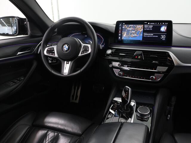 BMW 5-SERIE 530i High Executive | M-Pakket | Schuif/Kanteldak | Stuur/Stoelverwarming | Comfortstoelen Ele.verstelbaar + Geheugen | 360 Camera | DAB | Apple CarPlay/Android Auto | Adaptieve Cruise Control | Harman/Kardon | HUD | Laser Licht |