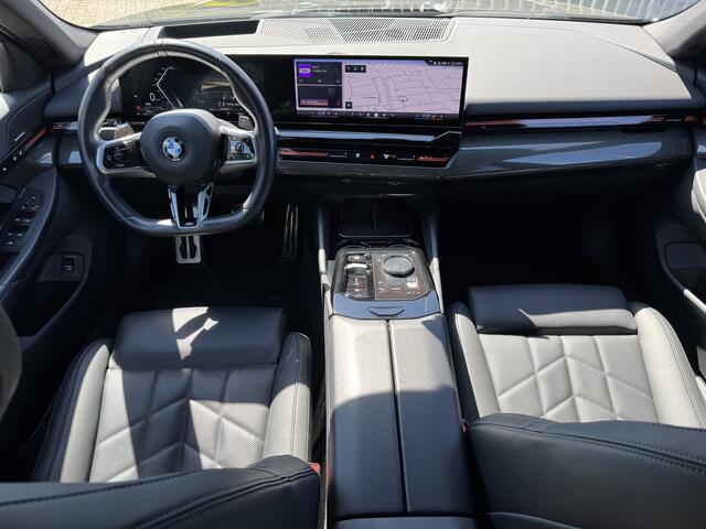 BMW 5-SERIE 520i M Sport NEW MODEL ! super dikke uitvoering, leer, HEAD UP, stoelverwaimg en koeling, stuurverwarming, Harman Kardon, etc