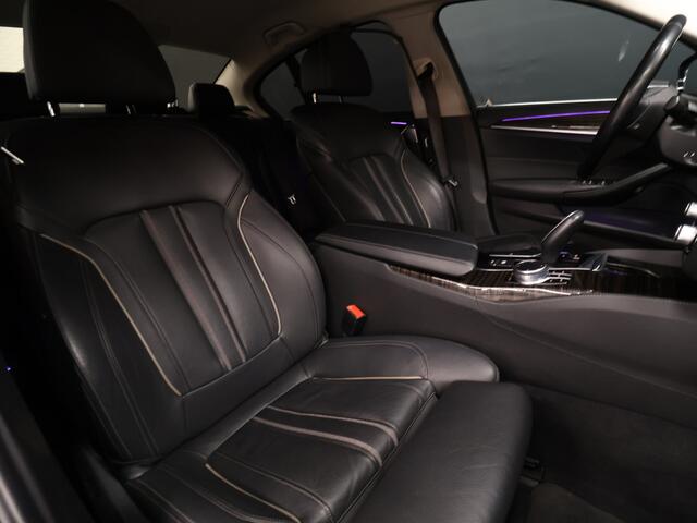 BMW 5-SERIE 530i High Executive [CRUISE, STOELVERWAMING, ELEKTRISCHE STOELEN, NIEUWSTAAT, ACHTERBANK VERWARMD]