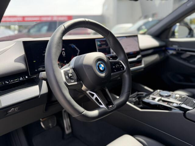 BMW 5-SERIE Touring 530e M Sport LED Harman-Kardon Sound Head-Up Display Carplay