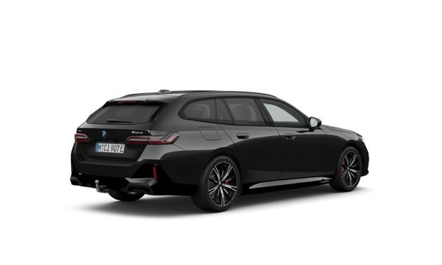 BMW 5-SERIE Touring 550e xDrive - M-Sport Pro - Pano - Bowers & Wilkins - Onderstel Prof