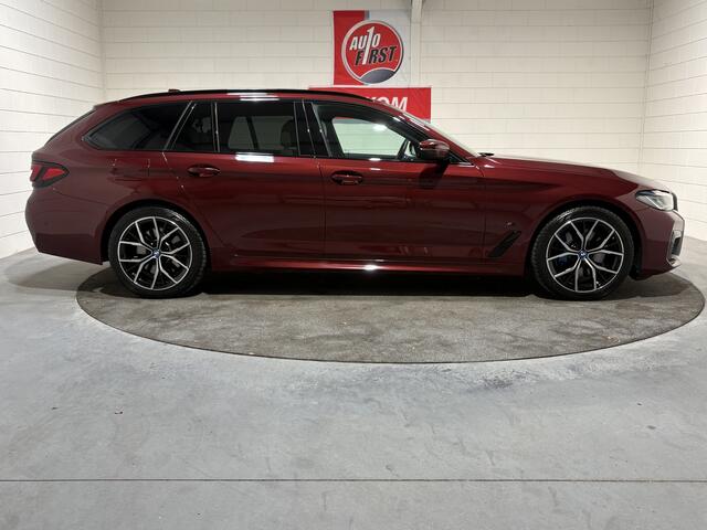 BMW 5-SERIE Touring 530e xDrive High Executive M Sport, Softclose, Luchtvering, Laser, Pano, 19 inch, Afn. trekhaak, Camera, Cruise, Elect stuurkolom, Harman Kardon, Dealer o.h.