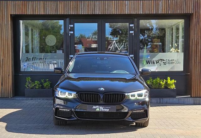 BMW 5-SERIE 530e iPerformance High Executive stoel/stuurverwarming. alcantara. m sport velgen. camera.