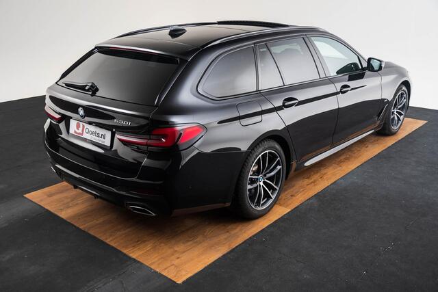 BMW 5-SERIE Touring 530i High Executive M Sport - Panoramdak - Driving Assistant Professional - head up - Comfortstoelen - Stoelverwarming voor/achter - Comfort Access - BMW Laserlight - Interieurvoorverwarming -