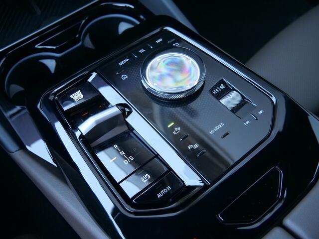 BMW 5-SERIE 520i 208 Pk Automaat M-pakket / Leer / Navi / DAB / Apple Carplay / Stoelkoeling
