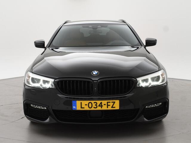 BMW 5-SERIE Touring 540i xDrive 340 PK M-SPORT + ADAPTIVE CRUISE | TREKHAAK | 360 CAMERA | SFEERVERLICHTING | HEAD-UP